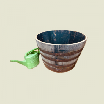 Preview: Sehr grosser Blumenkübel aus einem gebrauchten 500 Liter Holzfass